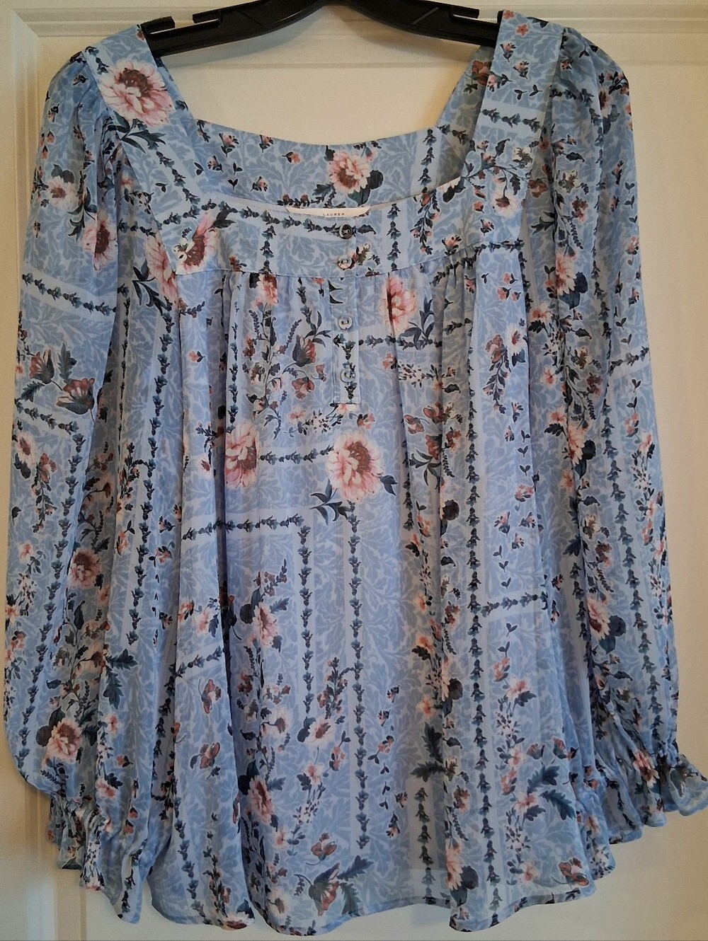 Lauren Conrad Women's Lined Blue Floral Long Sleeve Blouse Size Medium